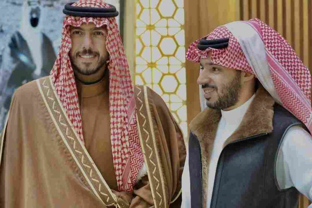 مشهور بن عبدالله بن عبدالعزيز ويكيبيديا: السيرة الذاتية وأهم المعلومات الشخصية