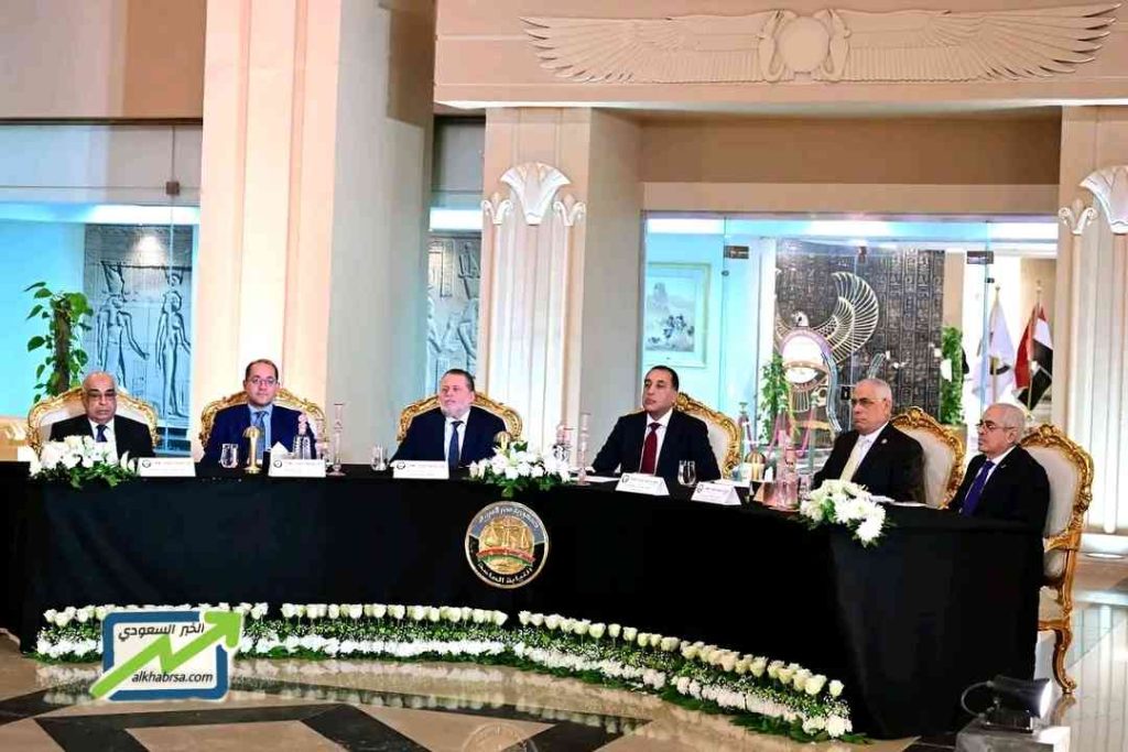 تسليم النيابة العامة مضبوطات ذهبية