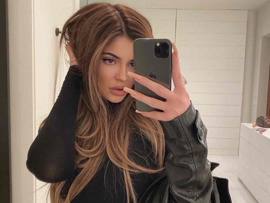 من هي كايلي جينر ويكيبيديا ديانتها، جنسيتها، كم عمرها السيرة الذاتية واهم المعلومات الشخصية