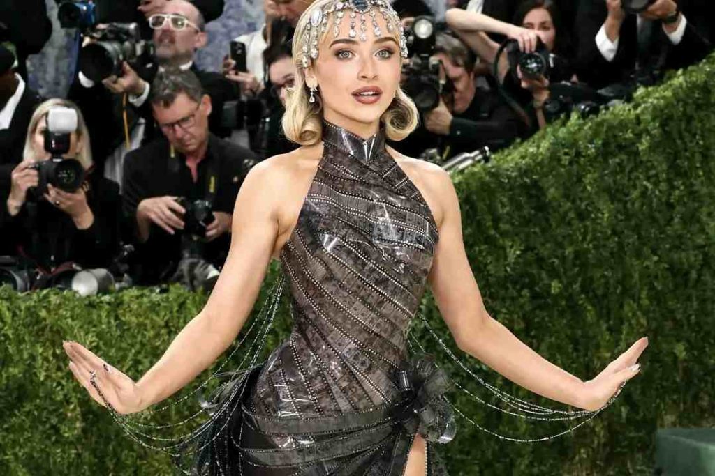 ميت غالا إطلالات أسطورية وتحول السجادة الحمراء إلى معرض فني عالمي تحت شعار Fashion Is Art